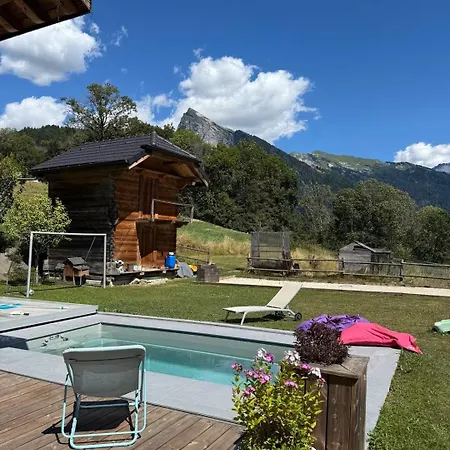 Beautiful With Swimming Pool & Great Garden Tatil Evi *