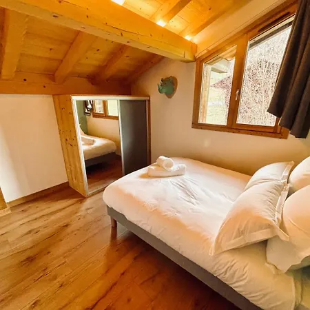 Beautiful With Swimming Pool & Great Garden